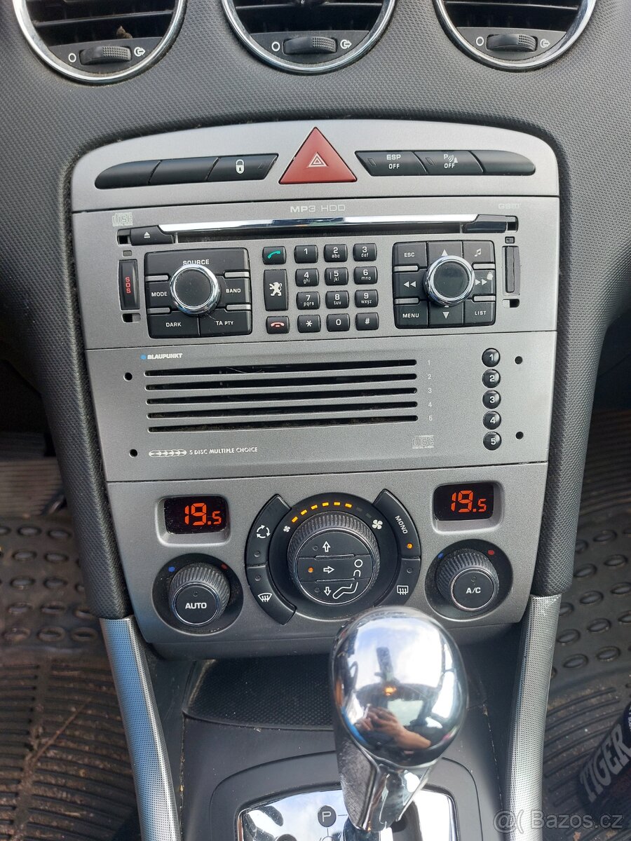Peugeot 308 automat nová STK - 9