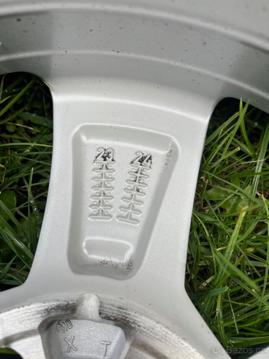 Sada zimních kompletních ALU kol na Škoda Fabia IV - 9