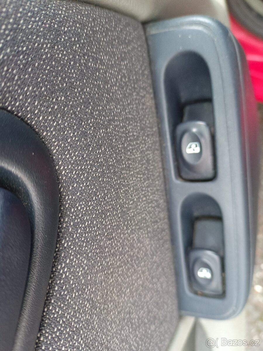 Renault Thalia 1.2 55kw 2006 SERVO - 9