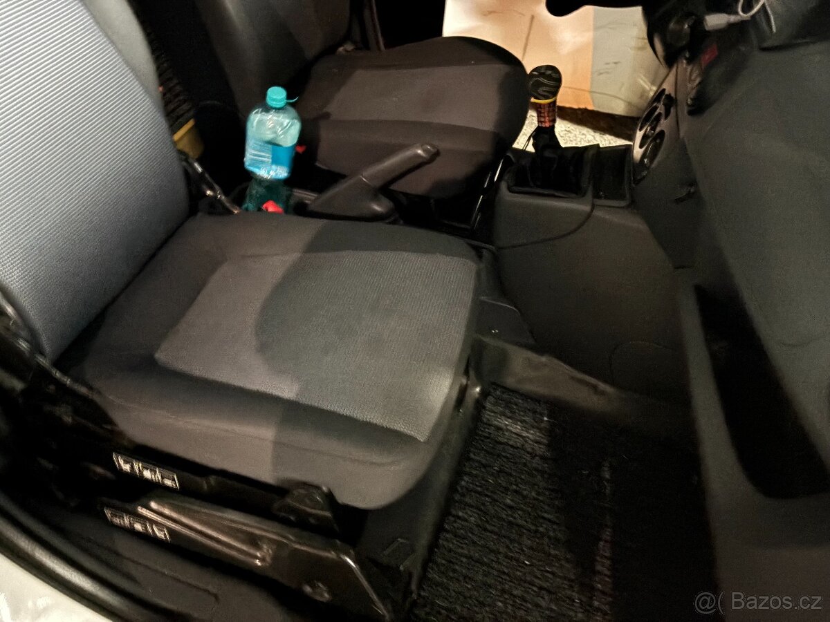 peugeot bipper 1.4hdi - díly - 9