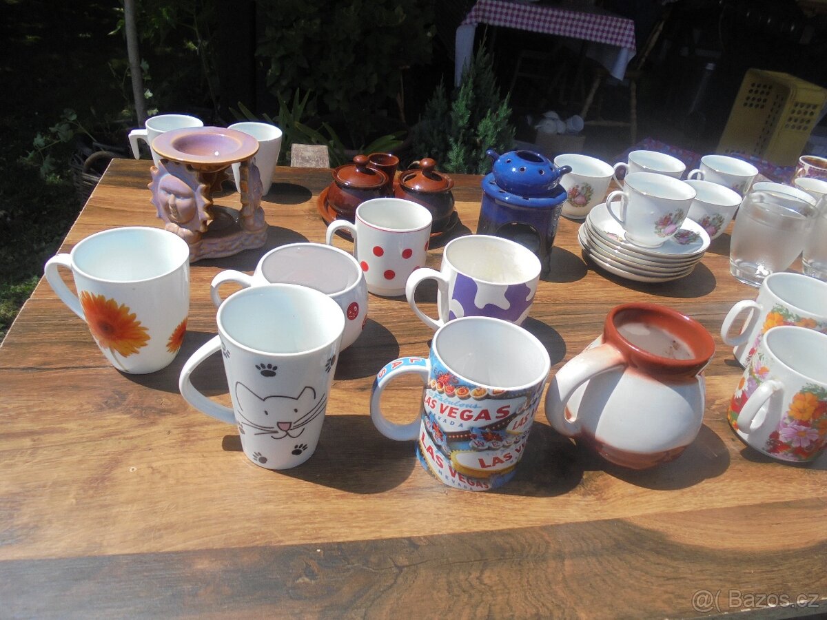 skleničky a hrnečky - 9