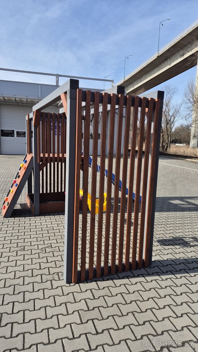 Dětské hřiště se skluzavkou a dovozem - 9