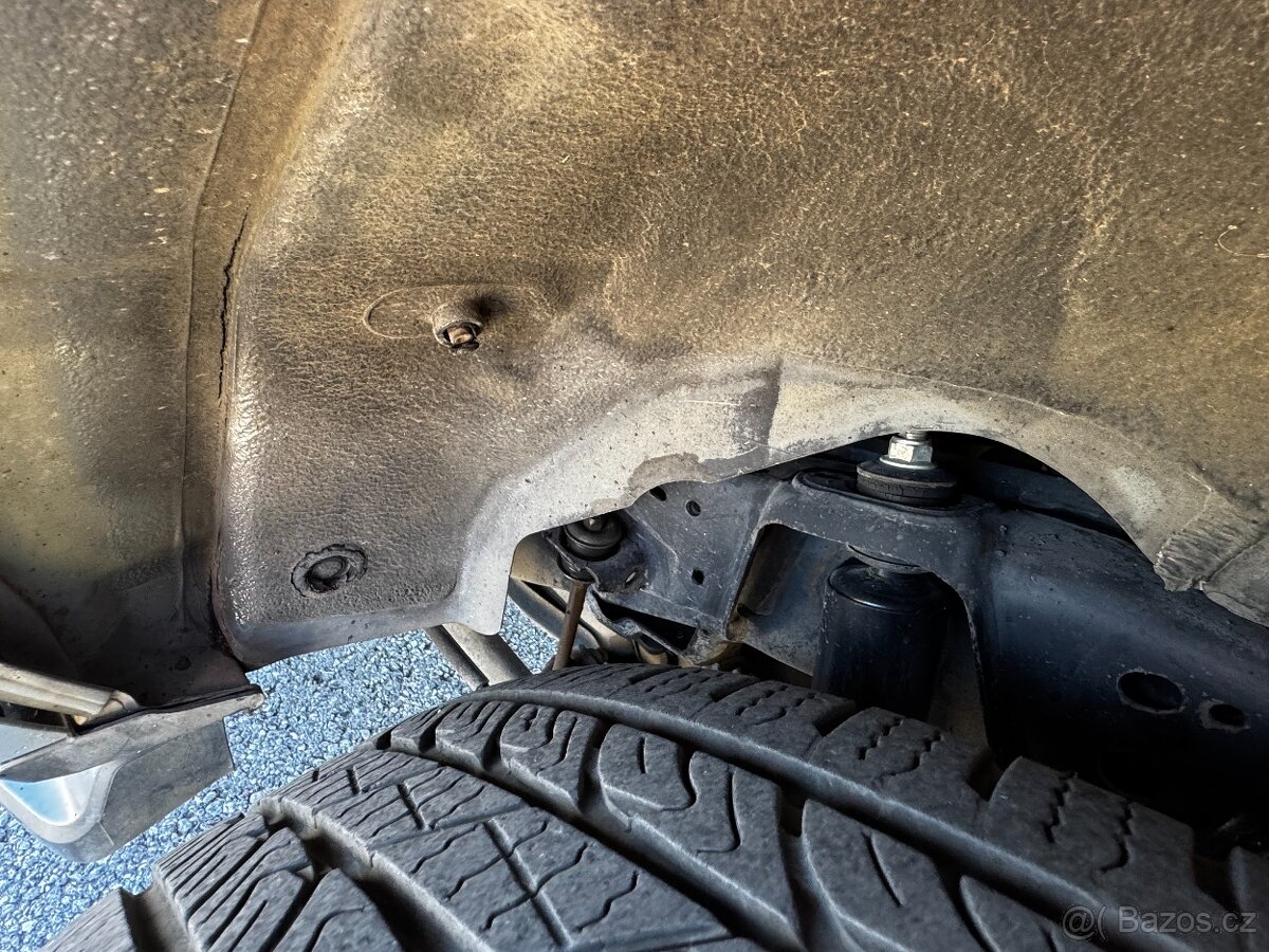 Toyota Land cruiser 120 3,0 122KW pôvodný lak/Top bez hrdze - 9