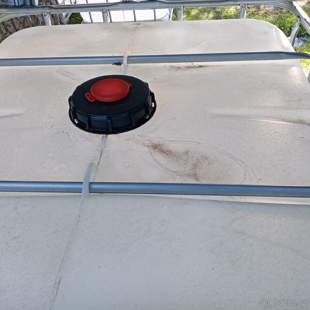 IBC nádrže kontejnery na 1000 litrů - 9