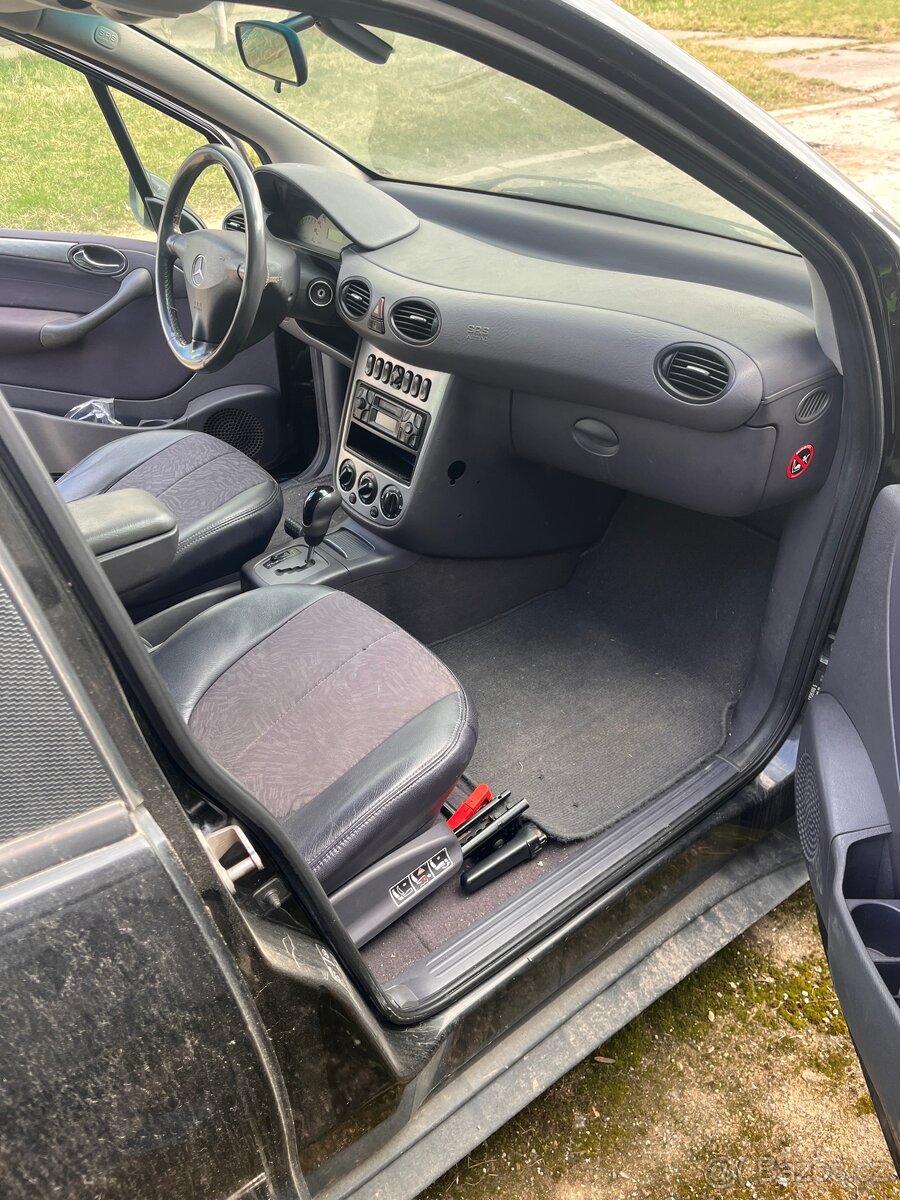 Mercedes Benz A 190 - 9