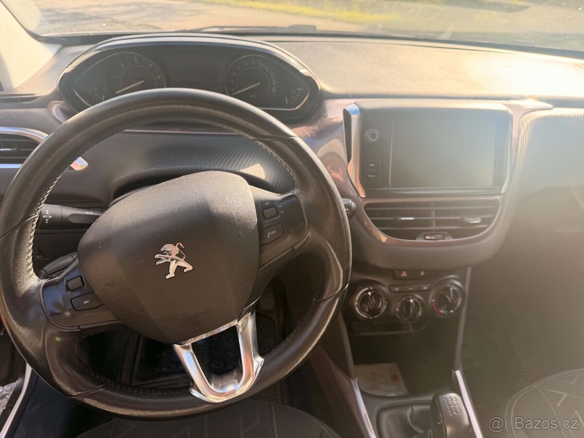 Peugeot 2008 - 9