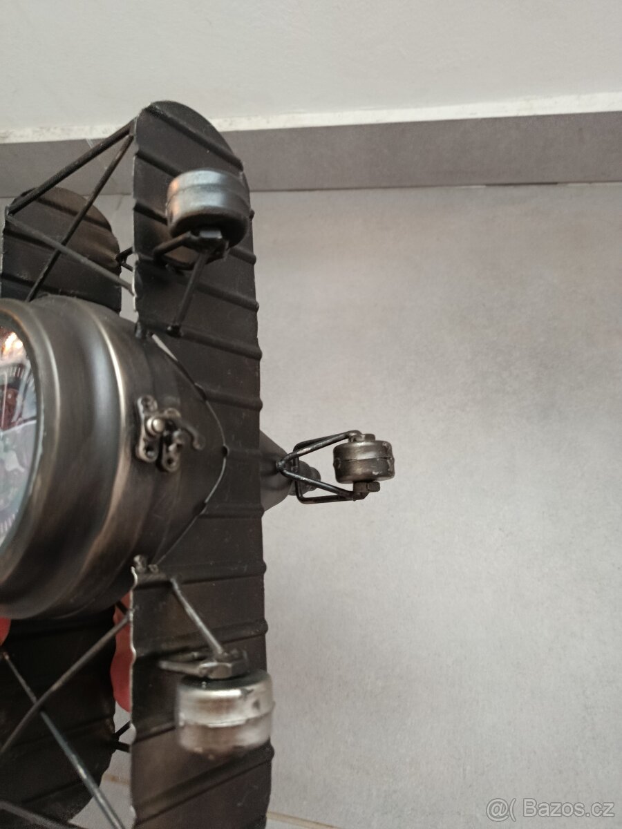 Hodiny kovové letadlo - 9