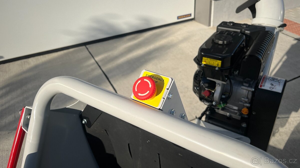 Benzínový štiepkovač dřeva LUMAG RAMBO-HC10PRO - 9