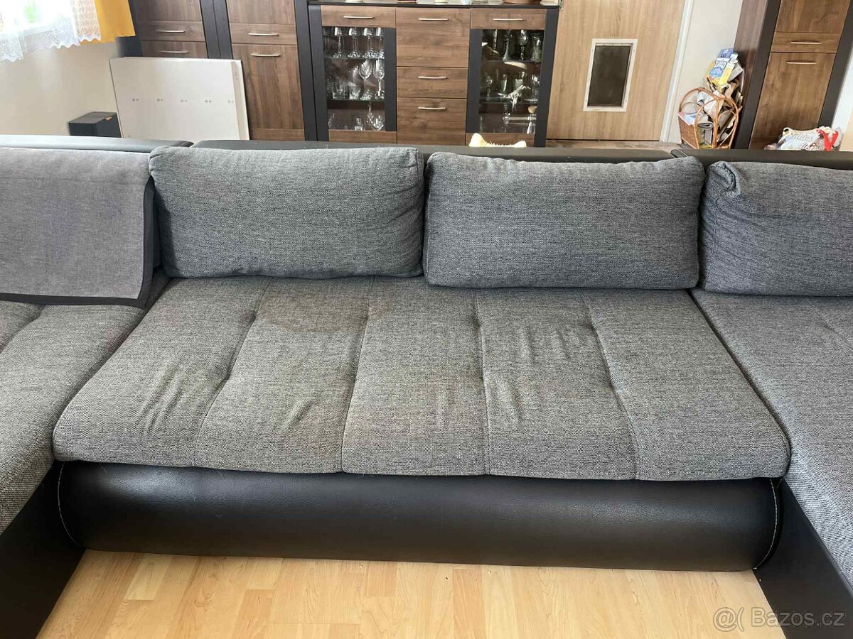 Velká rozkládací sedačka v pěkném stavu - 9