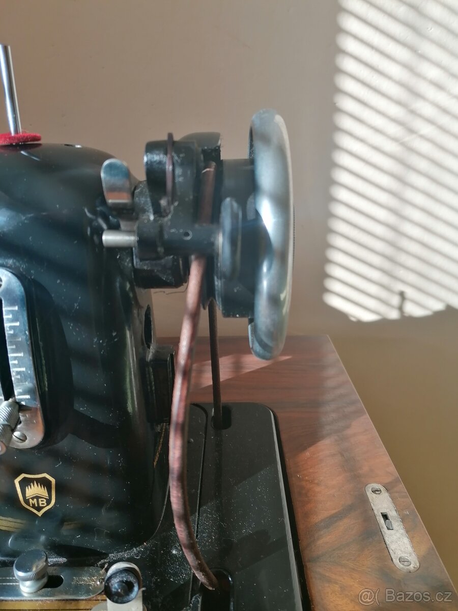 Starožitný šicí stroj Minerva 122 - 9