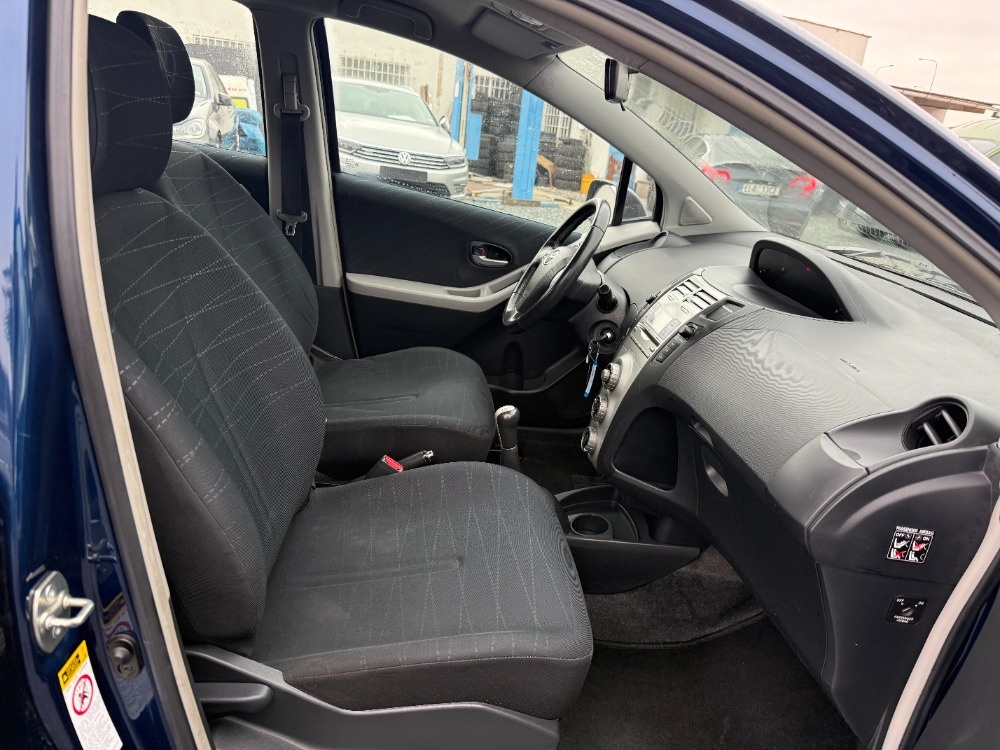 Toyota Yaris 1.3 VVT-I 64Kw - 9