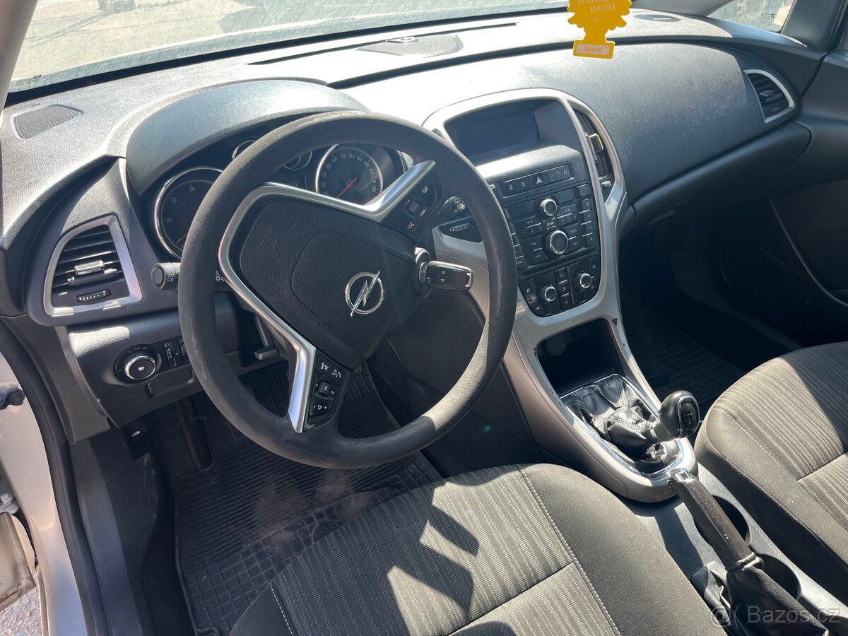 Opel Astra J - díly z vozu - 9