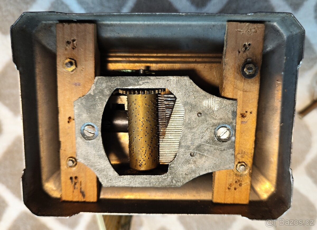 TOP starožitný luxusní budík Joker s hracím strojkem - 9