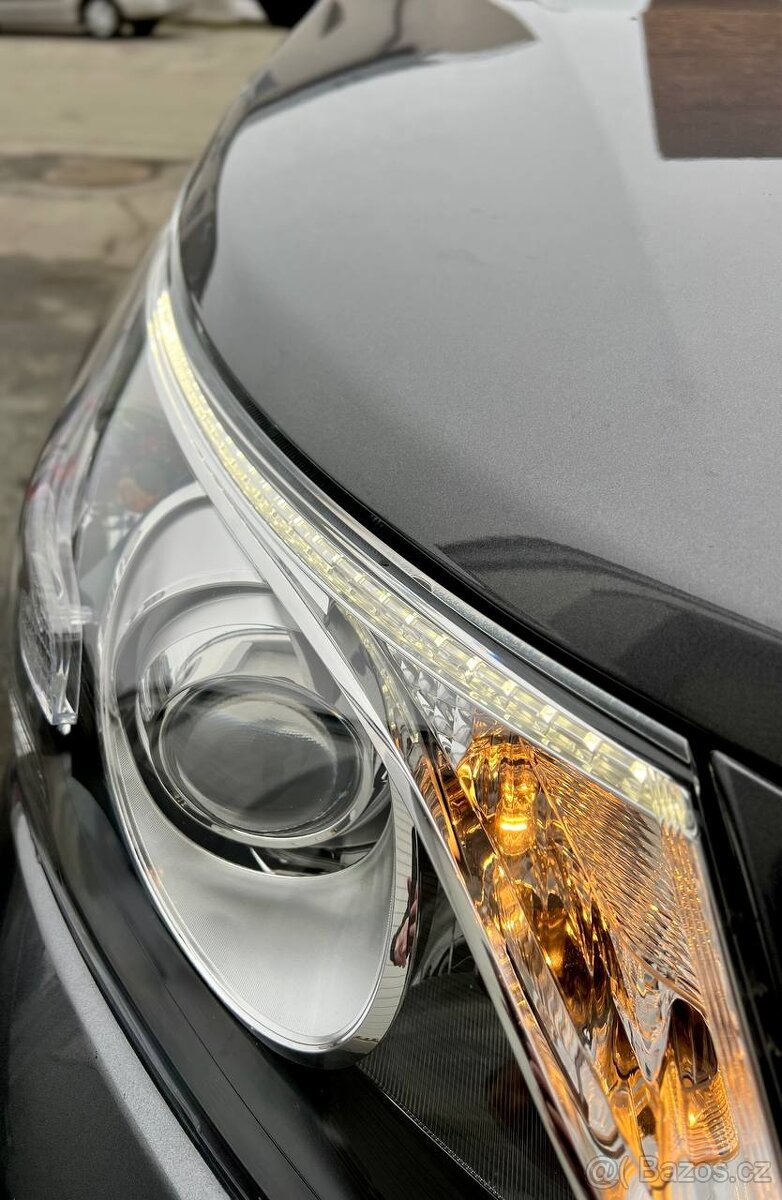 TOYOTA AVENSIS 2.2 D-4D 110 kW • 2011 • BOHATÁ VÝBAVA - 9