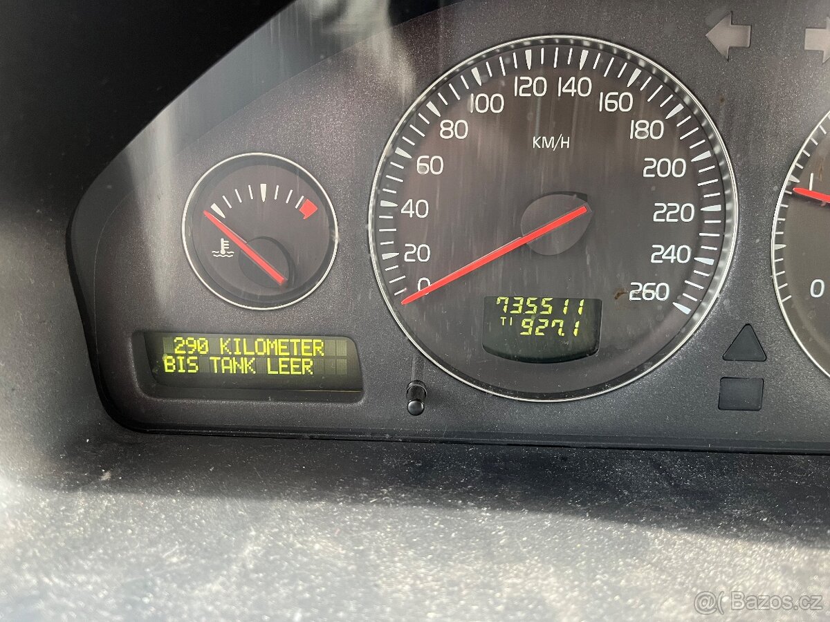 Volvo XC70 2,5D automatická převodovka, 2002 černé - 9