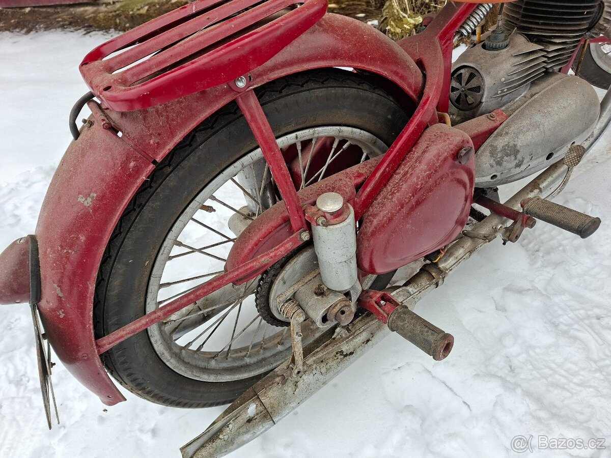 Jawa 250 Pérák - 9