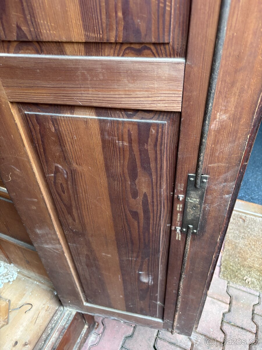 Archivní stará skříň - 9