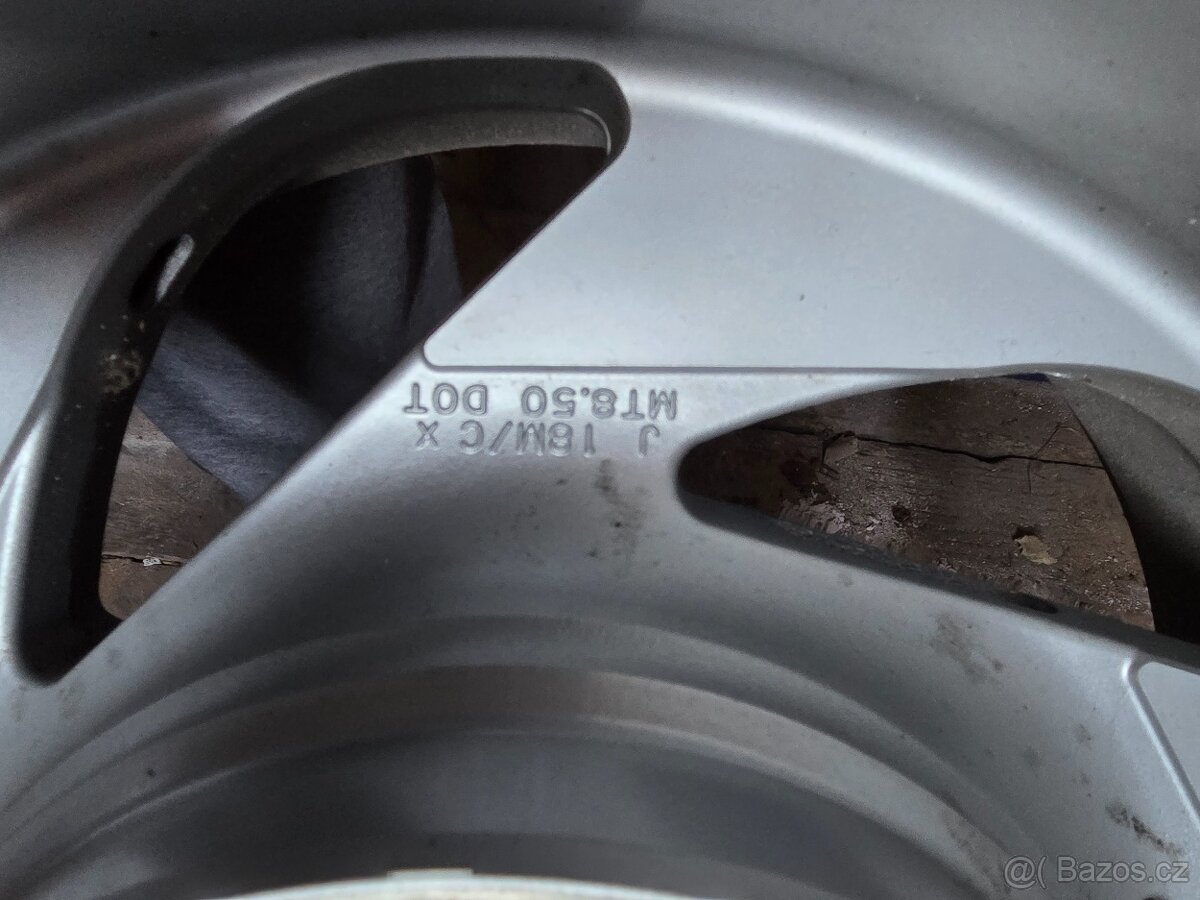 Suzuki Intruder M1800R ( - 9