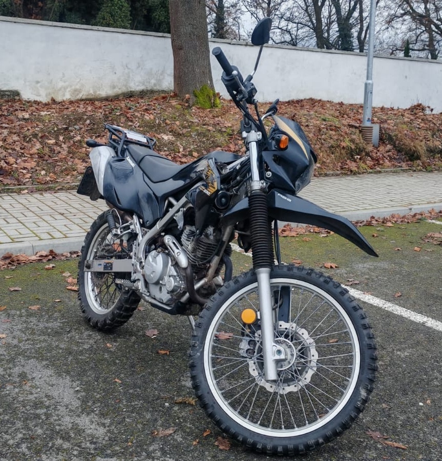 Kawasaki KLX 230 - 9