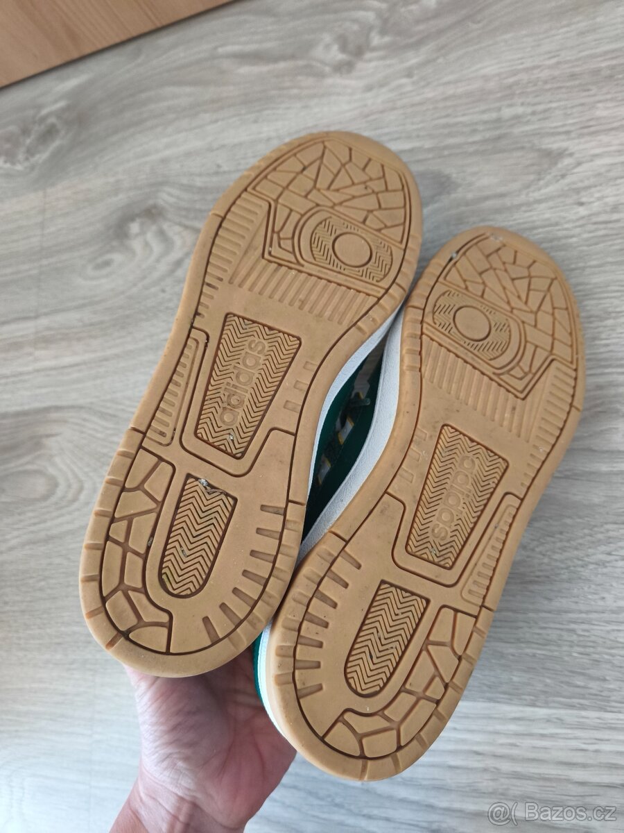 Nové boty Adidas - unisex - 9