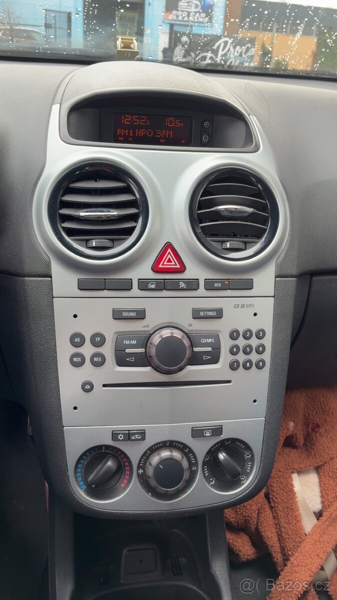 Opel corsa D 2011 rok - 9