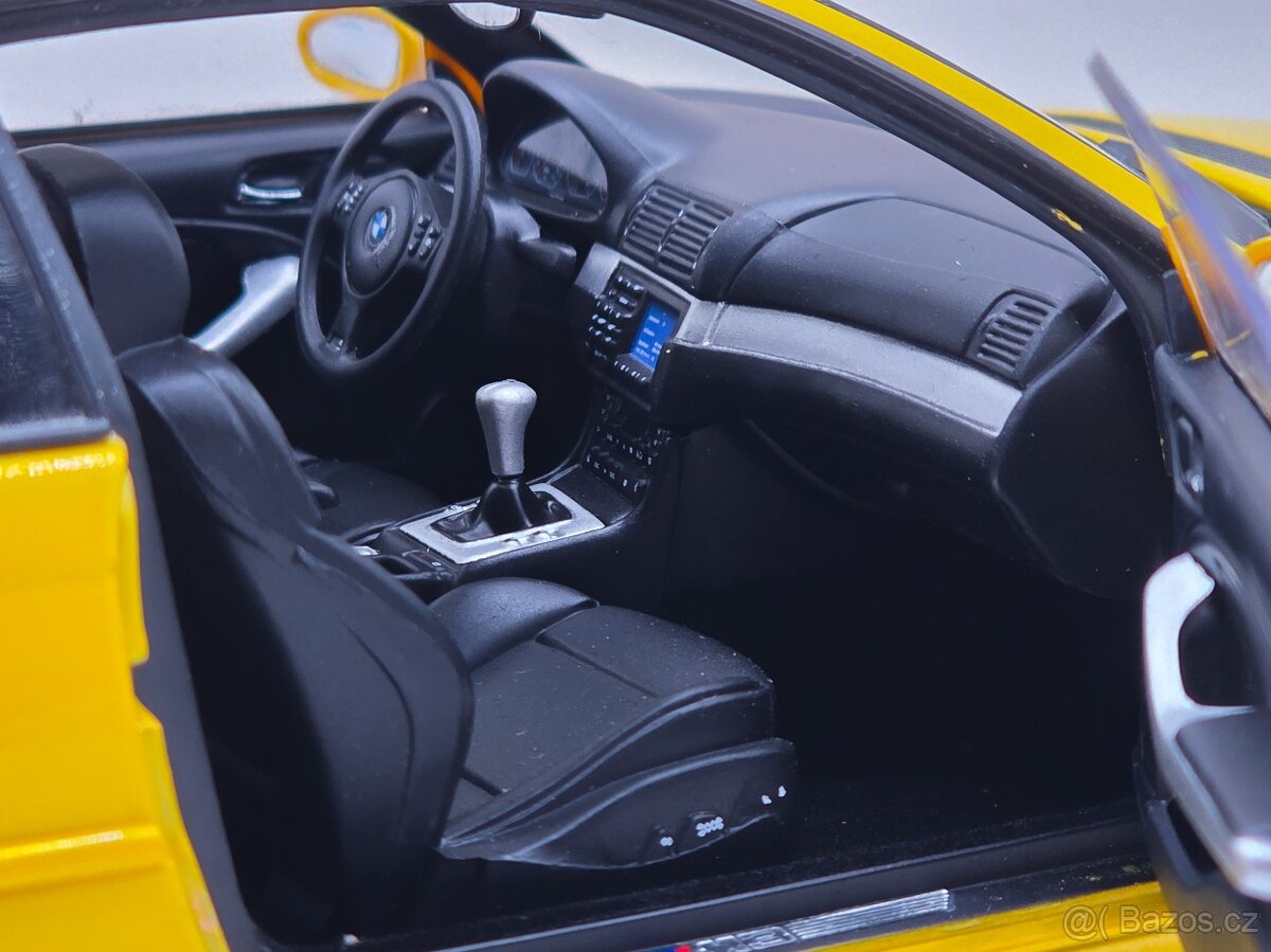 BMW E46 M3 1:18 AutoArt - 9