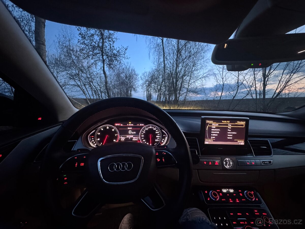 Prodám Audi A8 4.2 FSI – look S8 - 9