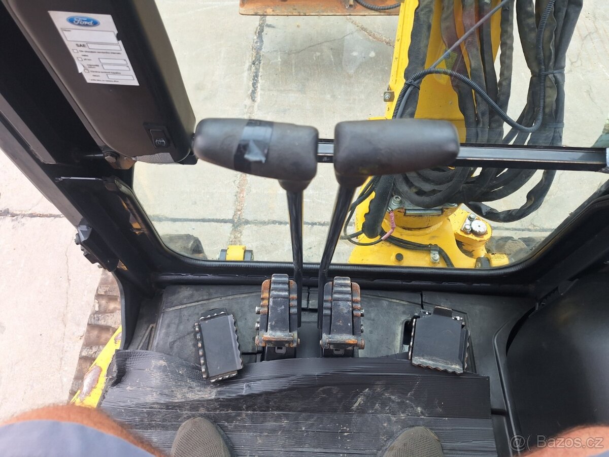 KOMATSU PC 35 MR - 3 - 9