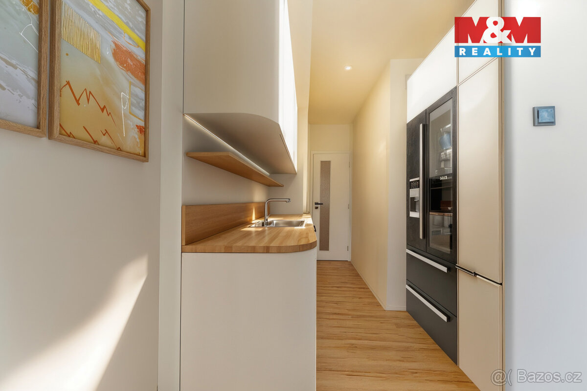 Prodej bytu 3+1, 74 m², Praha, ul. Poznaňská - 9