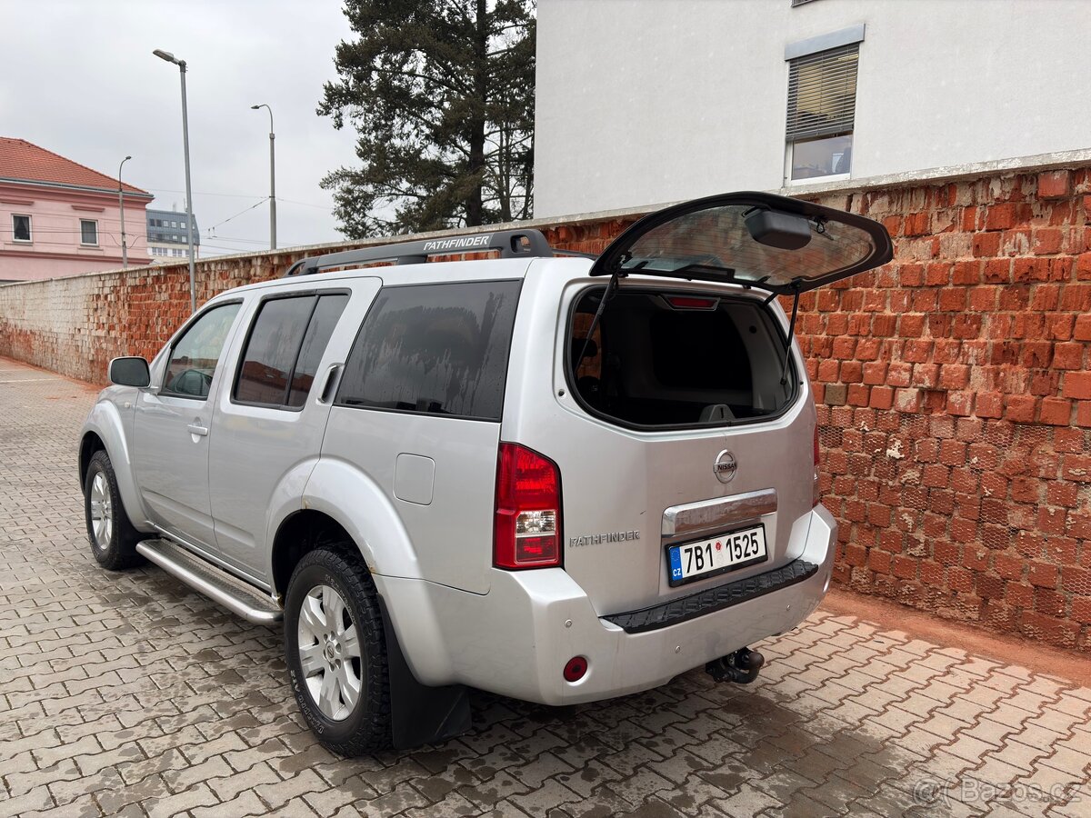 Nissan Pathfinder - 9