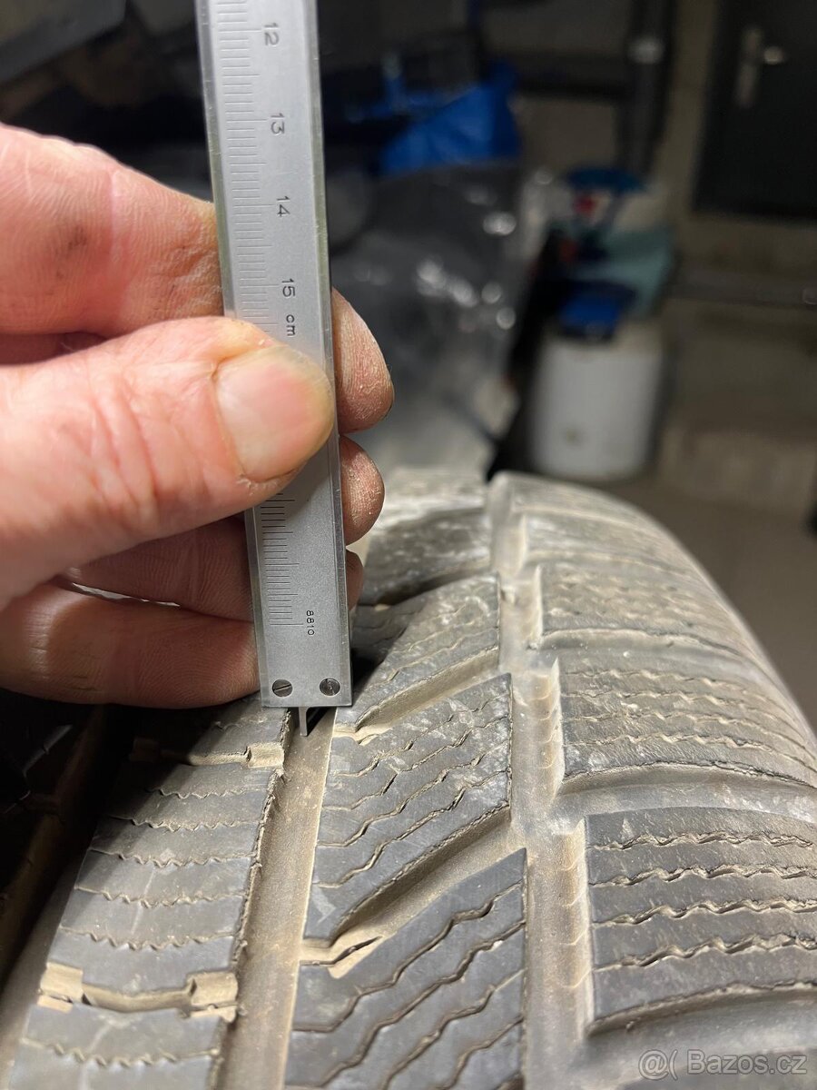 Pneu Continental 235/50 R19 V XL - 9