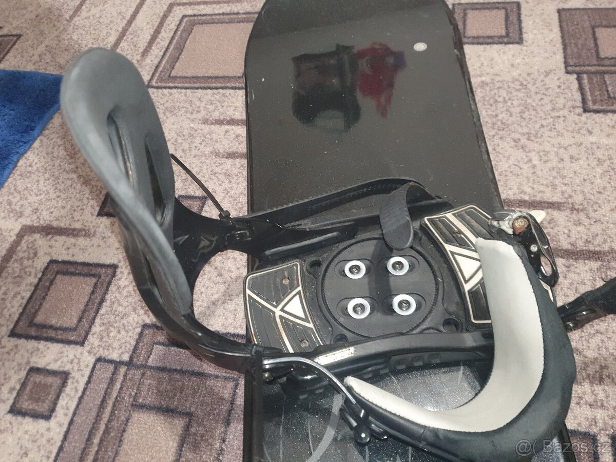 Snowboard s vázáním a botama - 9