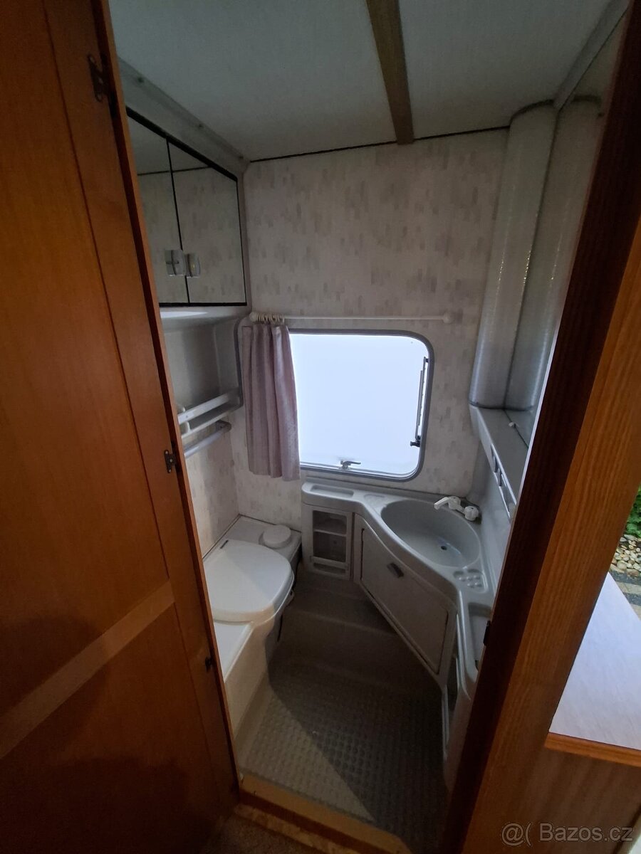 Fendt 530 - poschodová posteľ - 9