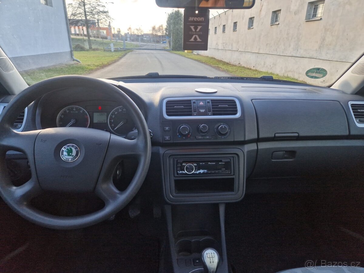 Škoda Fabia Kombi 1.4i 16v//Klima//Tempomat/NOVÁ STK - 9