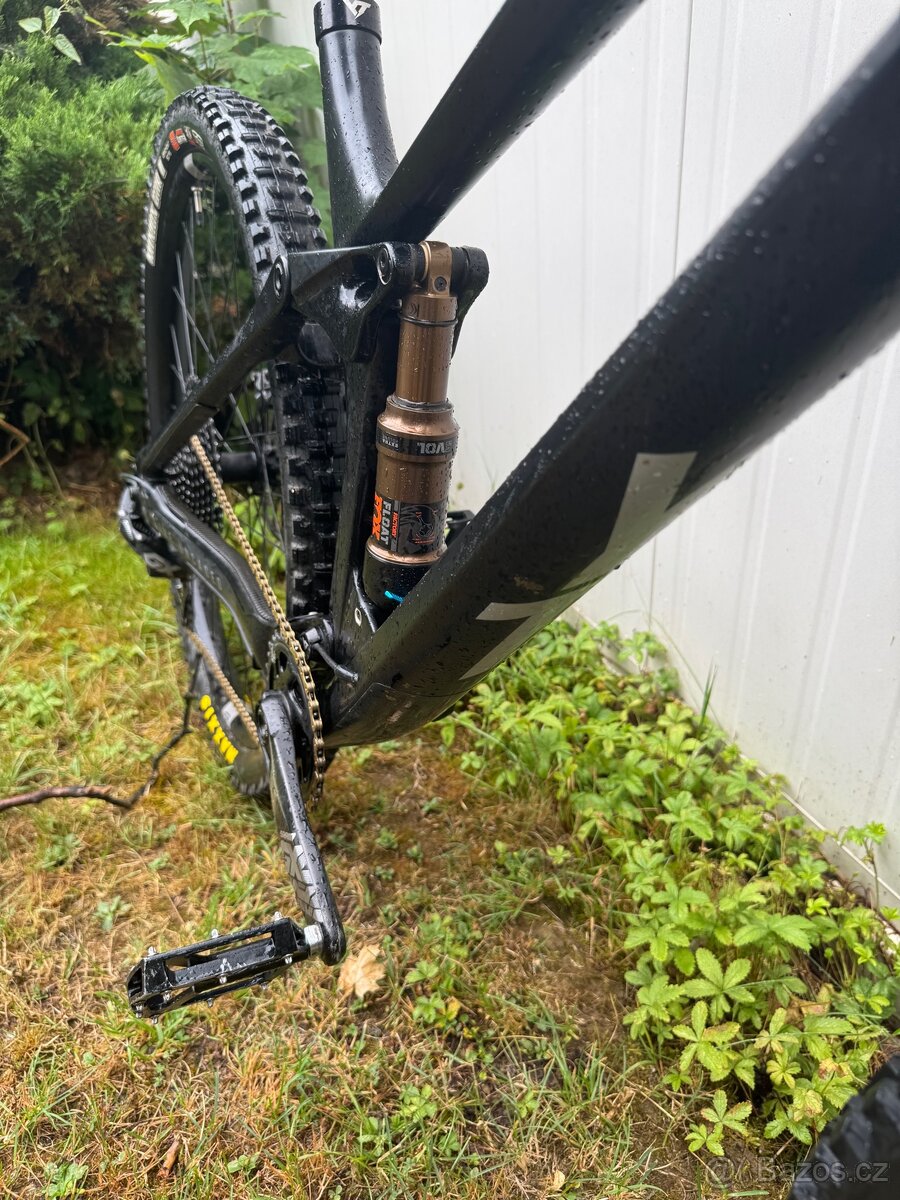 Celopružné kolo YT L - 9