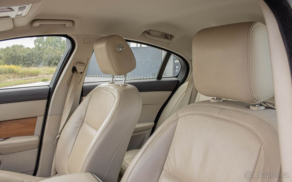 Jaguar XF 3.0D 2010 - 9