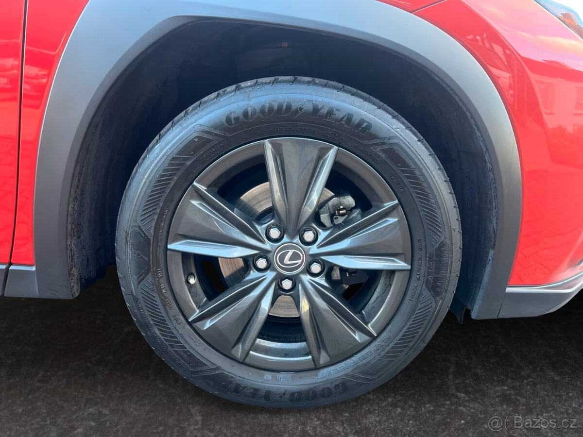 Lexus UX 250h Launch Edition 4x2 - navi,LED,temp,vyh.s,178PS - 9