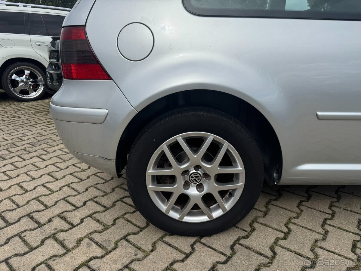 Volkswagen Golf 1,9 TDI 96 KW STK BRZDY - 9