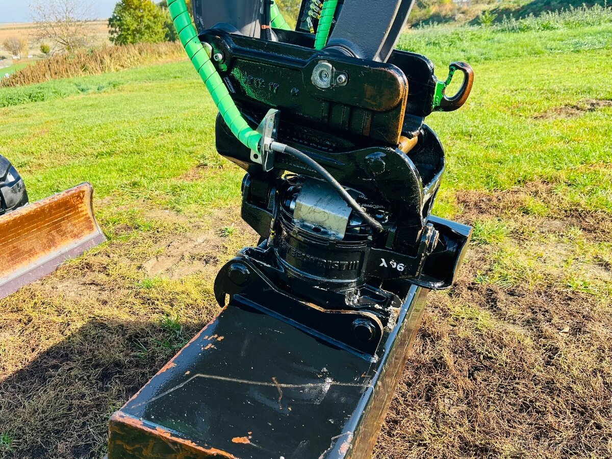 Pásové rypadlo Volvo ECR50D - 9