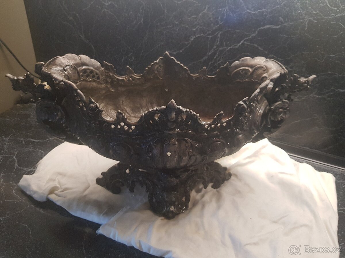 ZARDENIERA VELKA Okridleni draci - 9