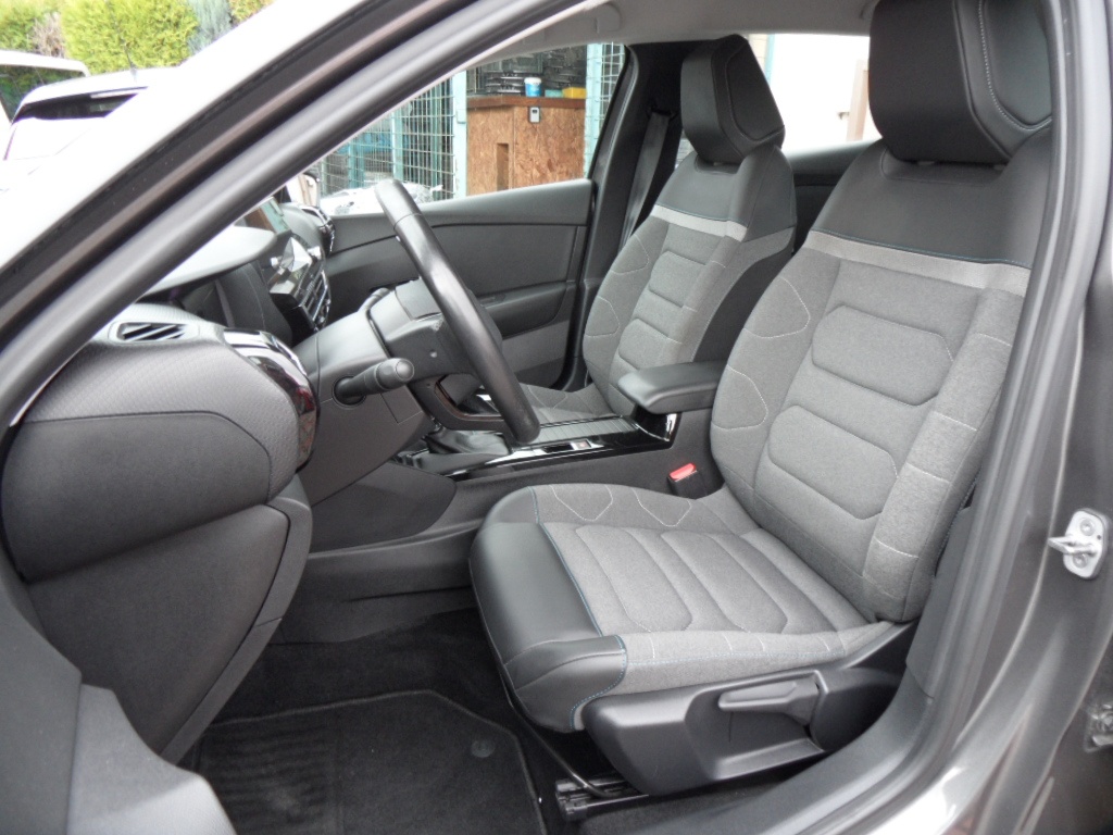 Citroen C4 1.2 PureTech,81kw,plná výbava,naj.105000km - 9