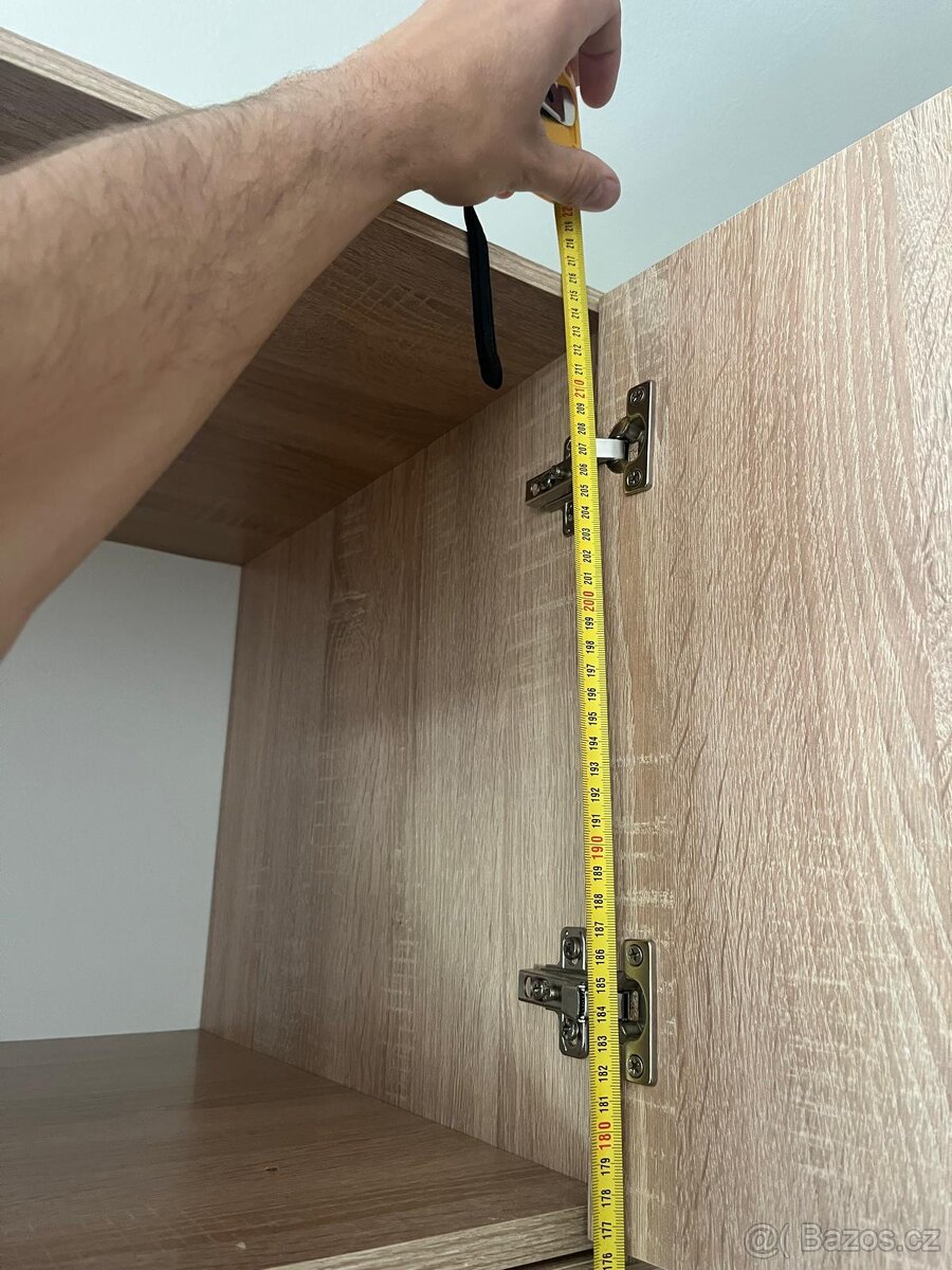 Šatní skříň - 9