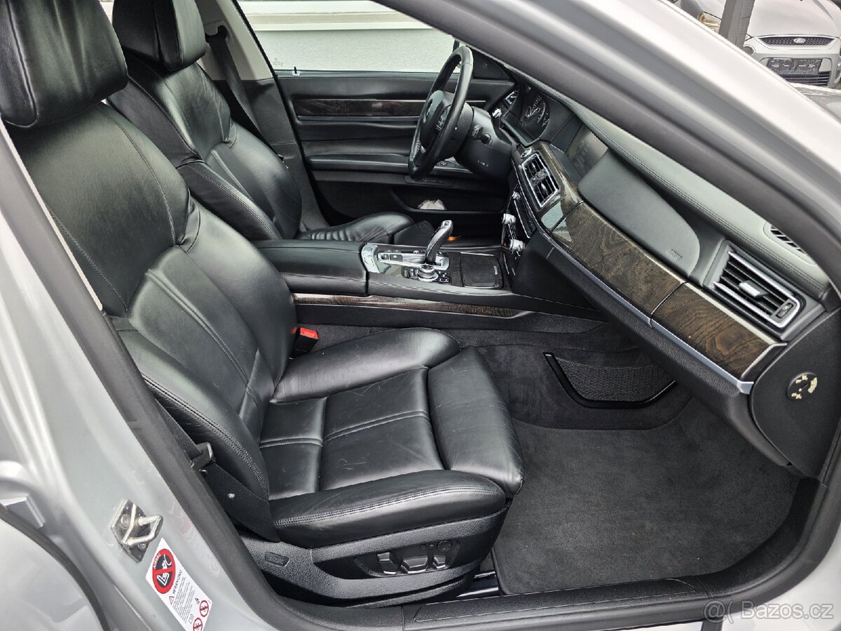 BMW Řada 7 740D X-Drive - 9