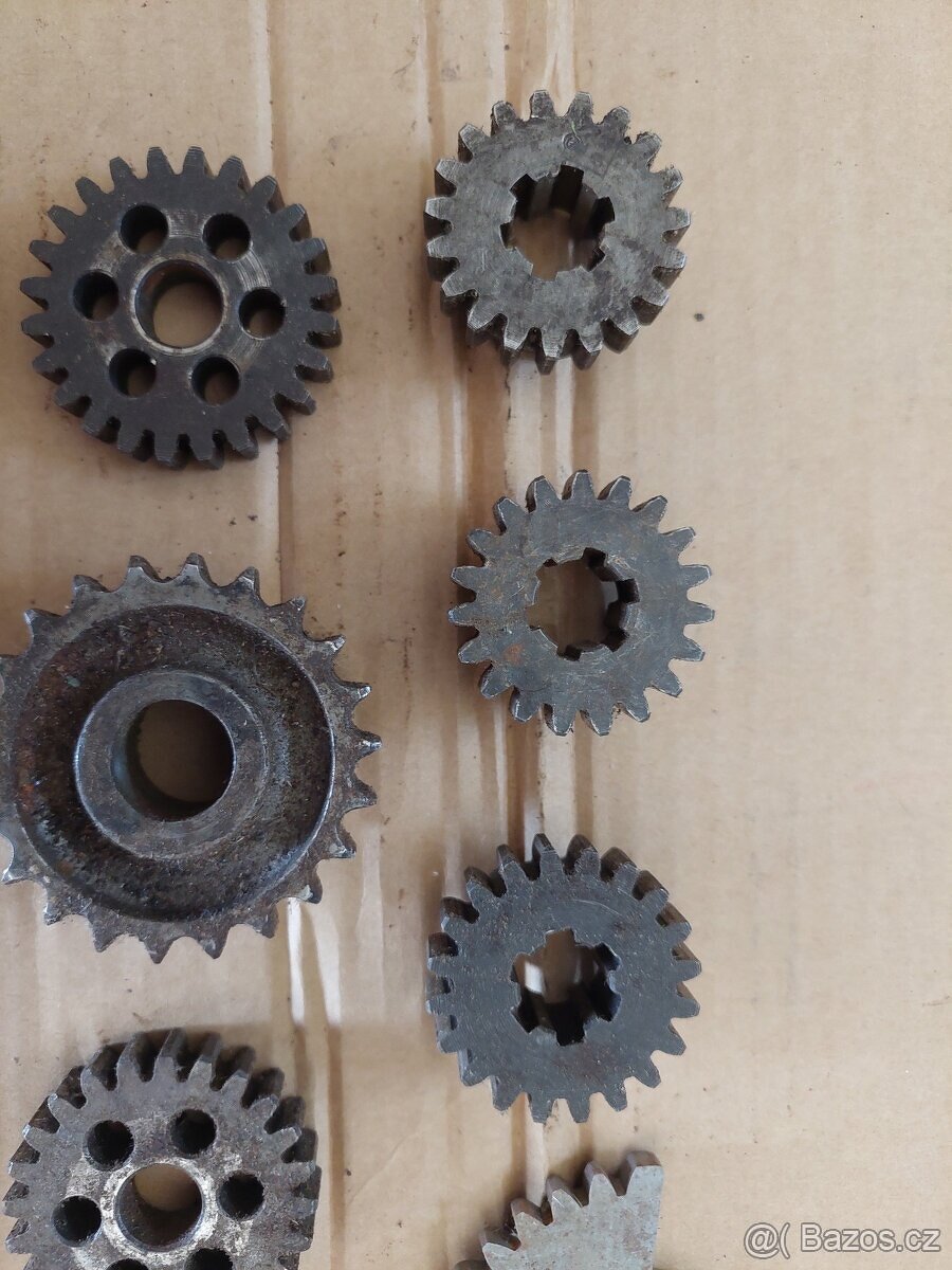 Jawa 50 pionyr, kyvacka - prevodova kolecka - 9