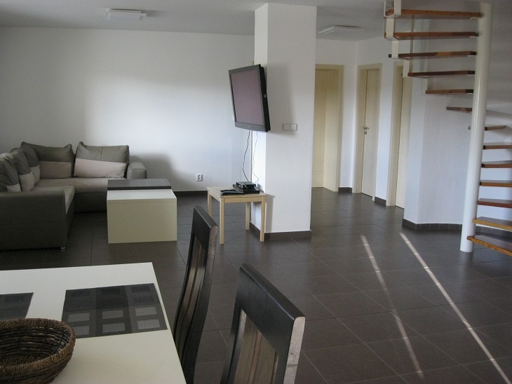 Prodej RD 4+1 s garáží Mastník u Třebíče, zahrada 1862m2 - 9