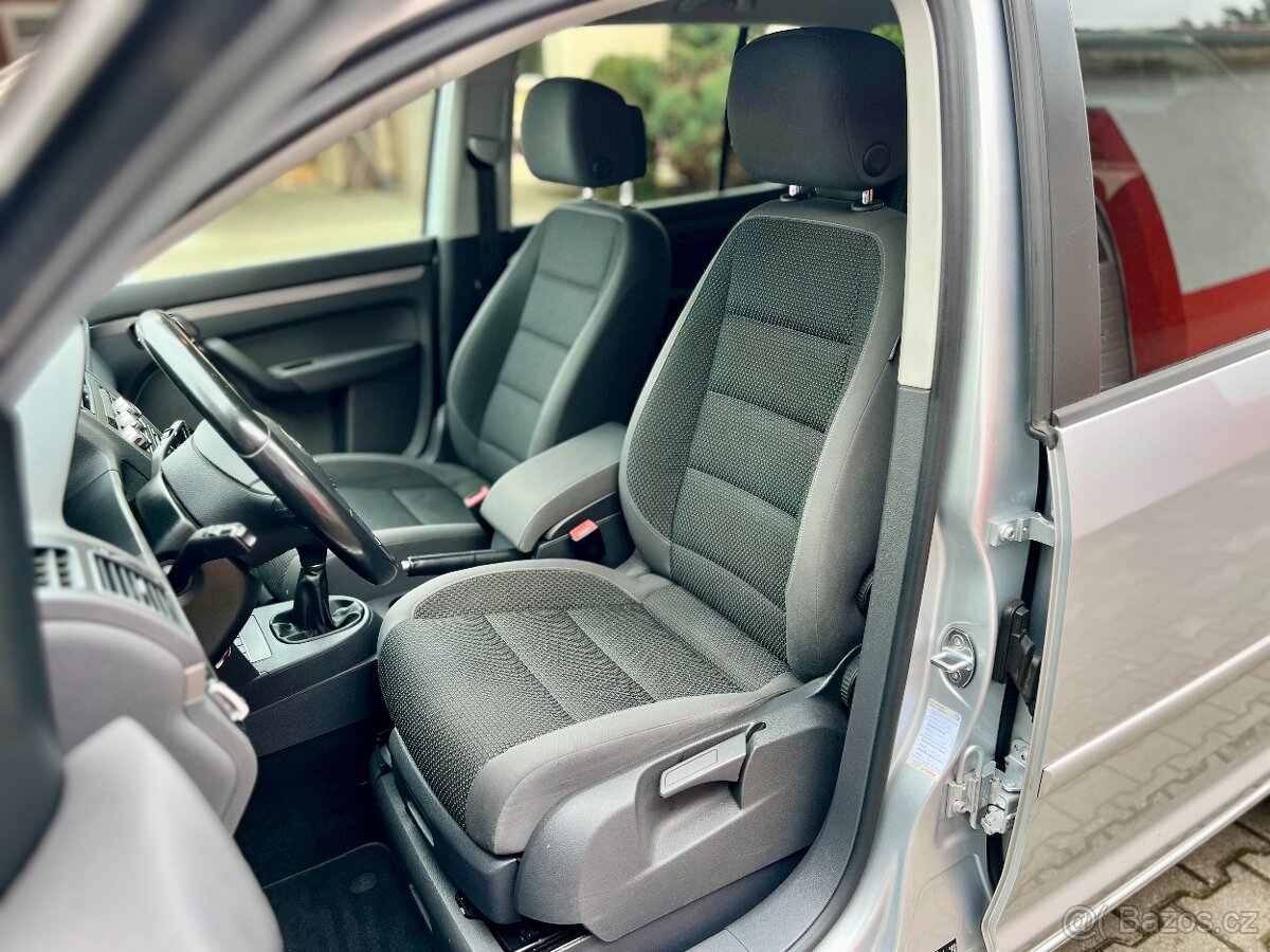 Volkswagen Touran 1,6 TDi NAVI / kamera / 2013 - 9