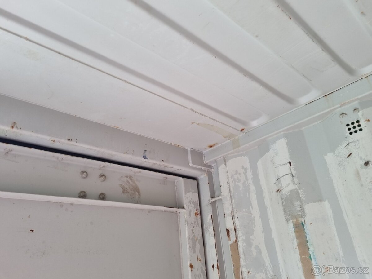 Lodní kontejner v solidním stavu ideální- volba pro sklad - 9