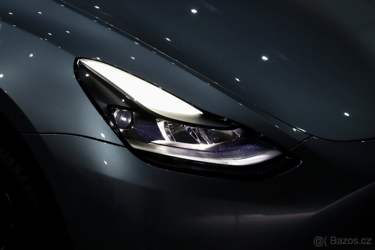 Tesla Model Y Long Range Dual Motor AWD REZERVOVÁNO - 9