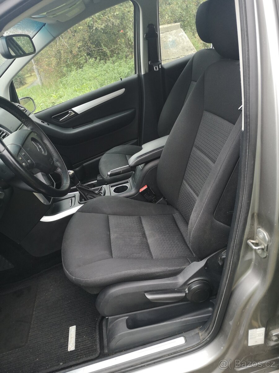 MERCEDES-BENZ B200 DIESEL 2008 TAŽNÉ KLIMA VÝHŘEV SEDAČEK - 9