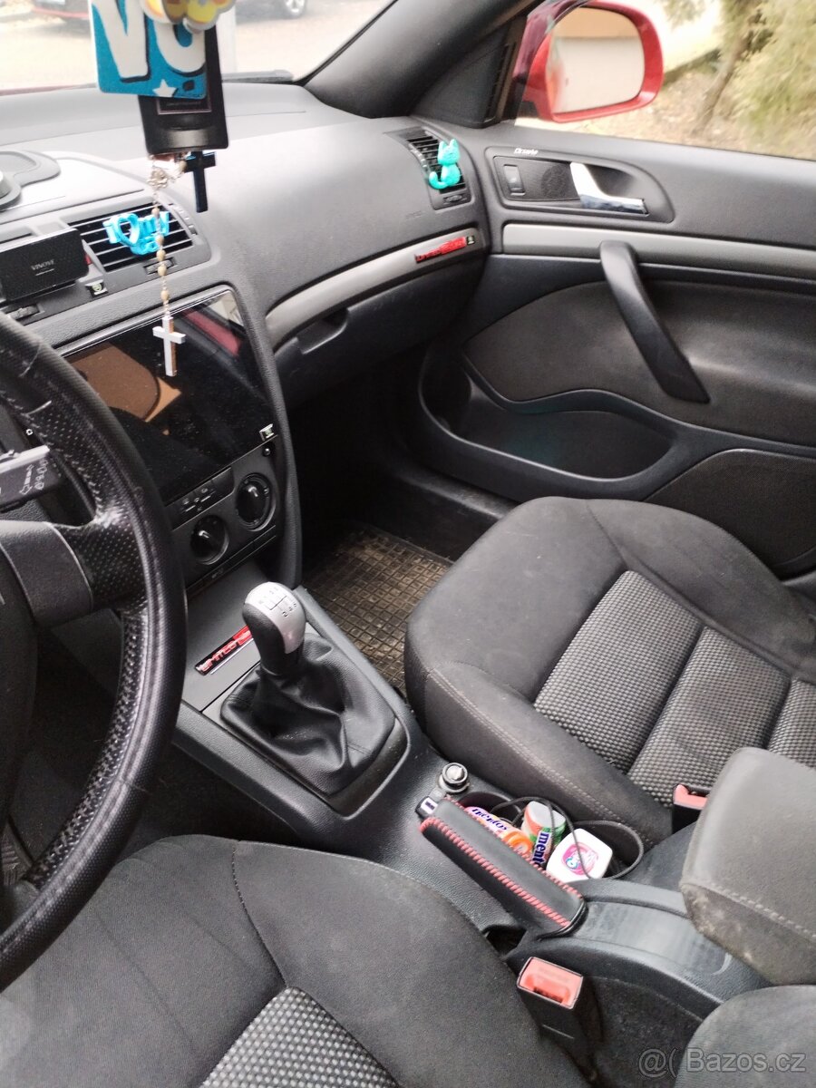 Škoda Octavia 2 rs top stav - 9